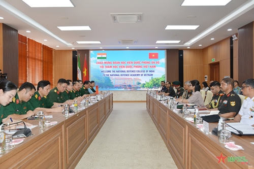 Đoàn cán bộ, học viên Học viện Quốc phòng Ấn Độ thăm Việt Nam